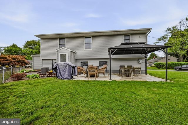 2 MERION RD, Newark, DE 19713