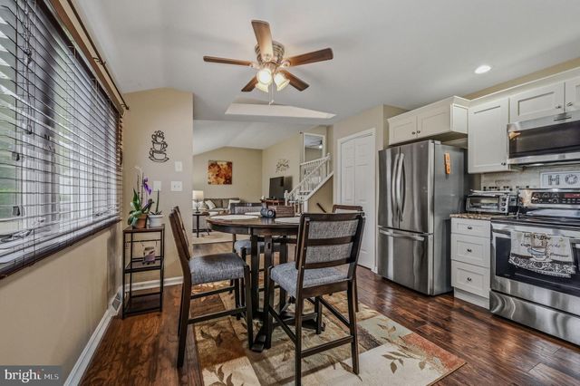 2 MERION RD, Newark, DE 19713