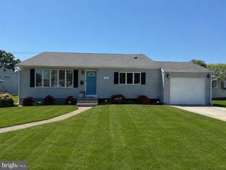 2 MERION RD, Newark, DE 19713