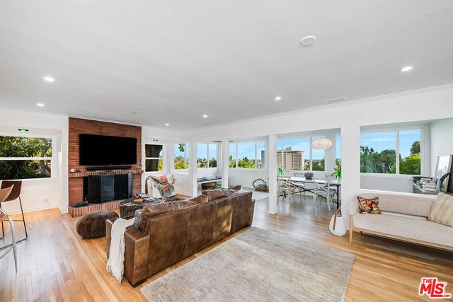 6931 Paseo Del Serra, Los Angeles, CA 90068