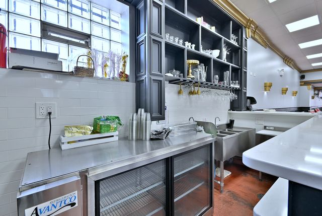 5319 W Belmont Avenue, Chicago, IL 60641