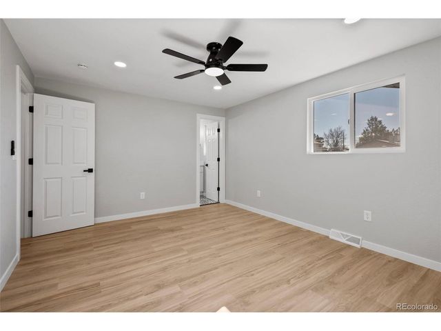 9227 W 67th Ave, Arvada, CO 80004