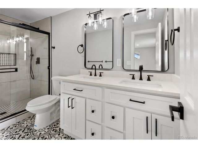 9227 W 67th Ave, Arvada, CO 80004