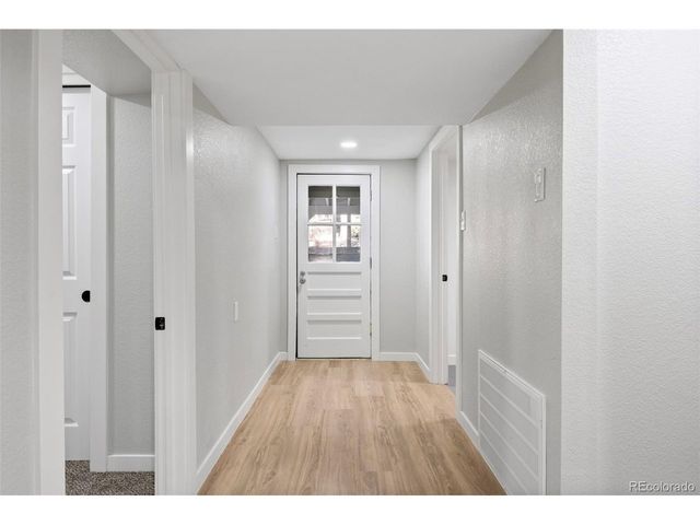 9227 W 67th Ave, Arvada, CO 80004