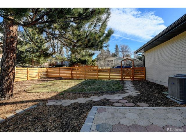 9227 W 67th Ave, Arvada, CO 80004