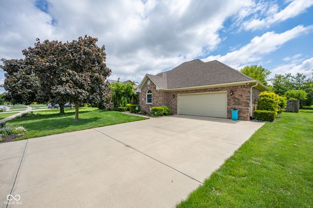 231 Meadowview Lane, Greenwood, IN 46142