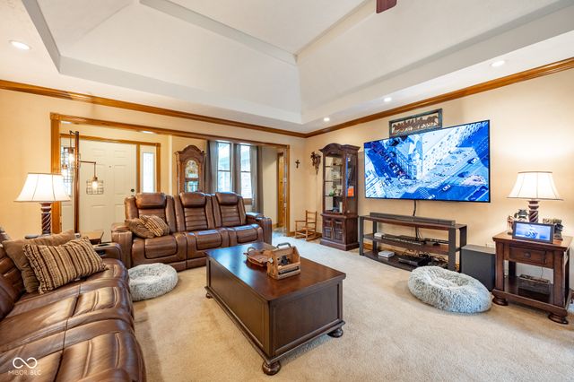 231 Meadowview Lane, Greenwood, IN 46142
