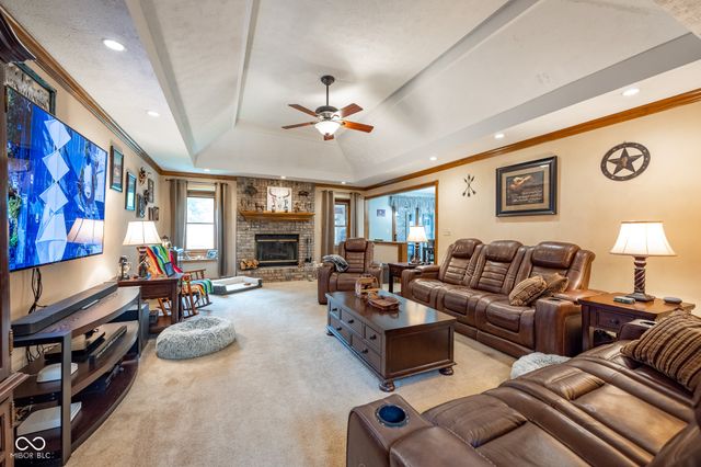 231 Meadowview Lane, Greenwood, IN 46142