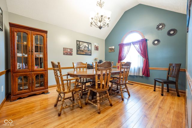 231 Meadowview Lane, Greenwood, IN 46142