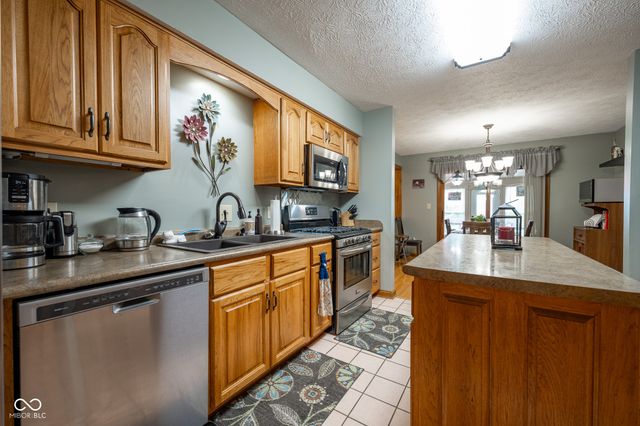 231 Meadowview Lane, Greenwood, IN 46142