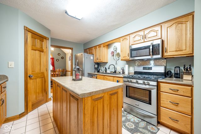 231 Meadowview Lane, Greenwood, IN 46142