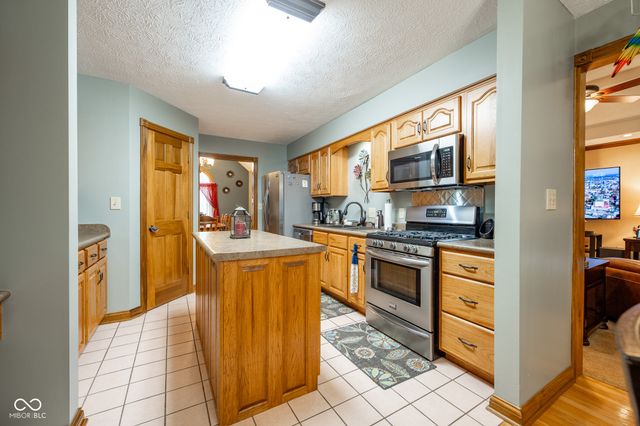 231 Meadowview Lane, Greenwood, IN 46142