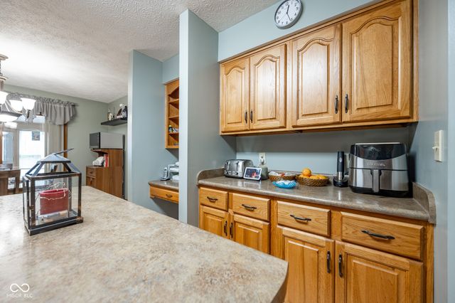 231 Meadowview Lane, Greenwood, IN 46142