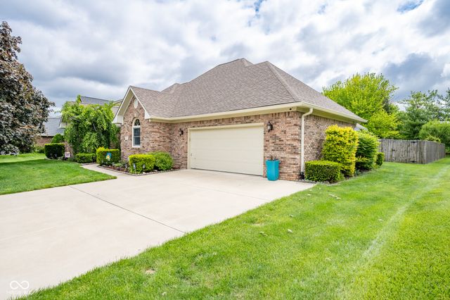 231 Meadowview Lane, Greenwood, IN 46142