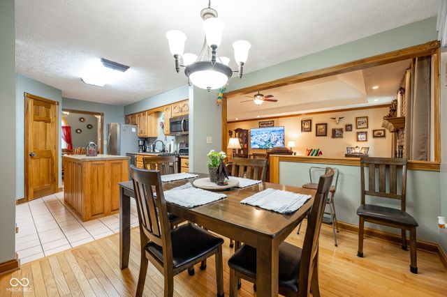 231 Meadowview Lane, Greenwood, IN 46142