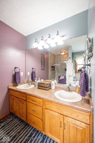 231 Meadowview Lane, Greenwood, IN 46142