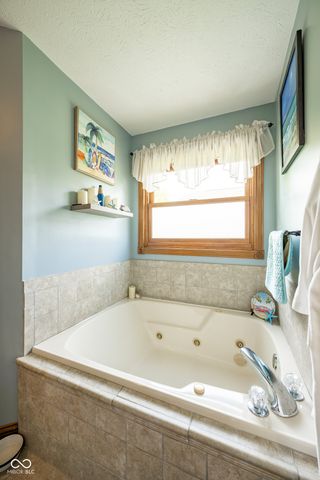 231 Meadowview Lane, Greenwood, IN 46142