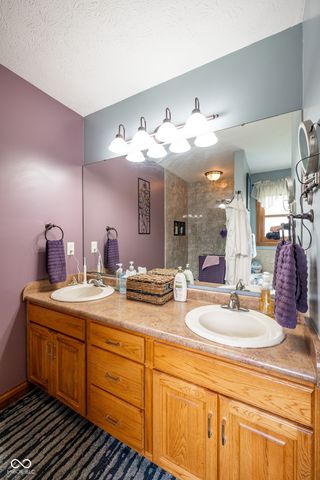 231 Meadowview Lane, Greenwood, IN 46142