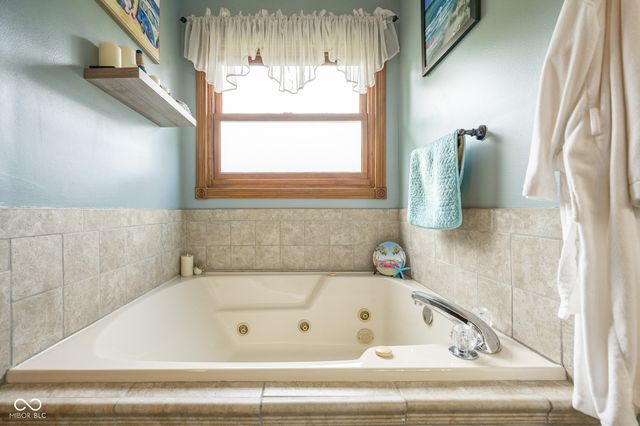 231 Meadowview Lane, Greenwood, IN 46142