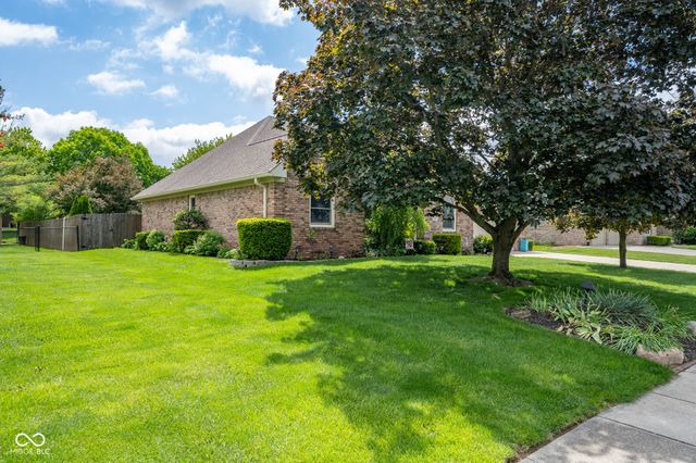 231 Meadowview Lane, Greenwood, IN 46142