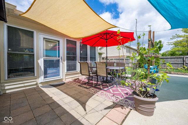 231 Meadowview Lane, Greenwood, IN 46142