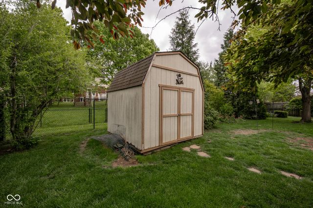 231 Meadowview Lane, Greenwood, IN 46142