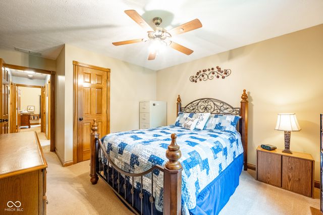 231 Meadowview Lane, Greenwood, IN 46142
