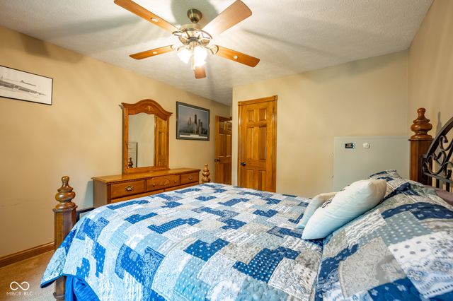 231 Meadowview Lane, Greenwood, IN 46142