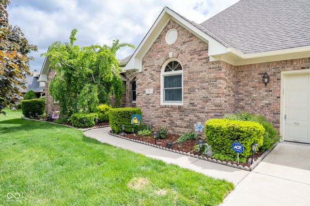 231 Meadowview Lane, Greenwood, IN 46142