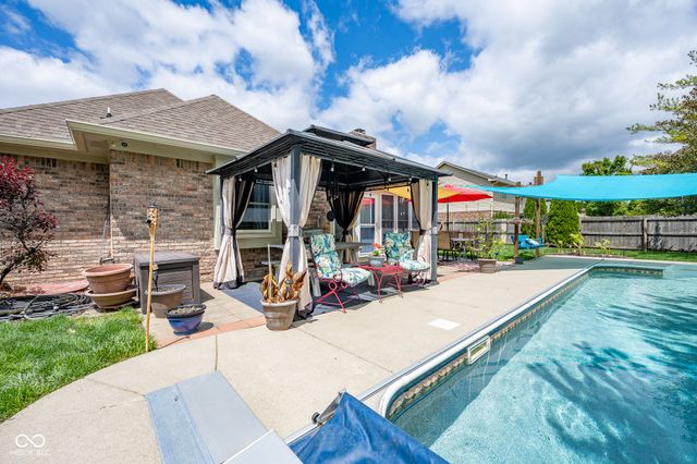 231 Meadowview Lane, Greenwood, IN 46142