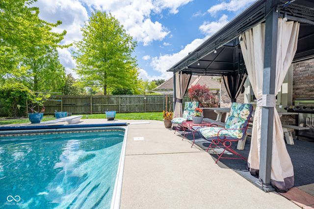 231 Meadowview Lane, Greenwood, IN 46142