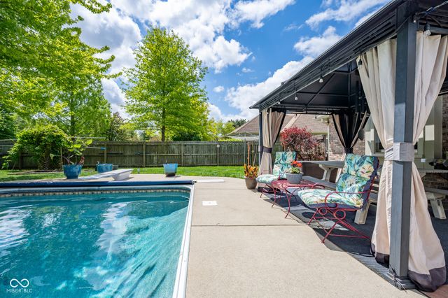 231 Meadowview Lane, Greenwood, IN 46142