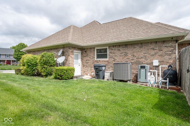 231 Meadowview Lane, Greenwood, IN 46142