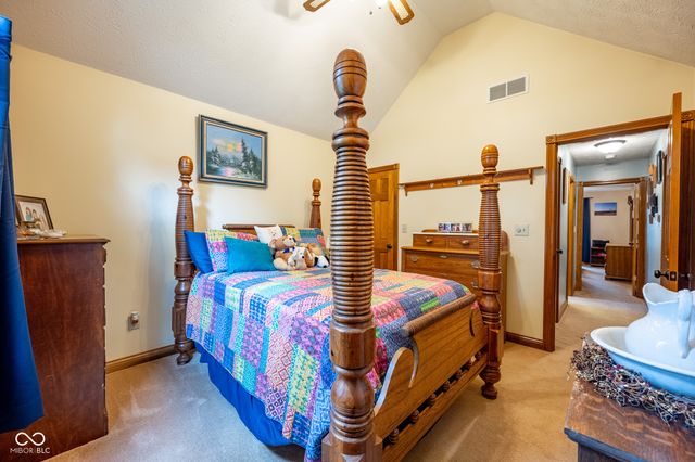 231 Meadowview Lane, Greenwood, IN 46142