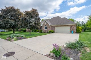 231 Meadowview Lane, Greenwood, IN 46142