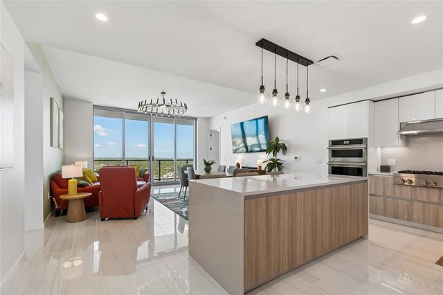 400 CENTRAL AVENUE 2102, St Petersburg, FL 33701