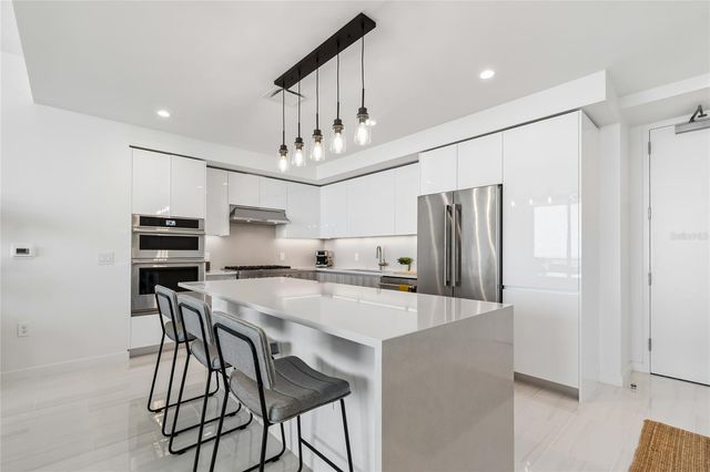 400 CENTRAL AVENUE 2102, St Petersburg, FL 33701