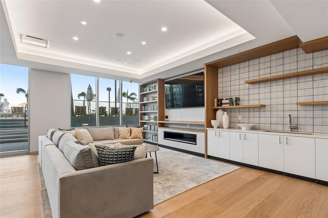 400 CENTRAL AVENUE 2102, St Petersburg, FL 33701