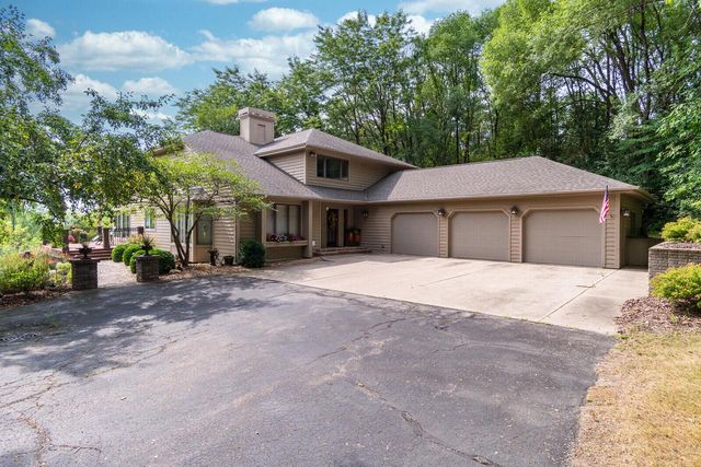 N2015 Stonecrest ROAD, La Crosse, WI 54601