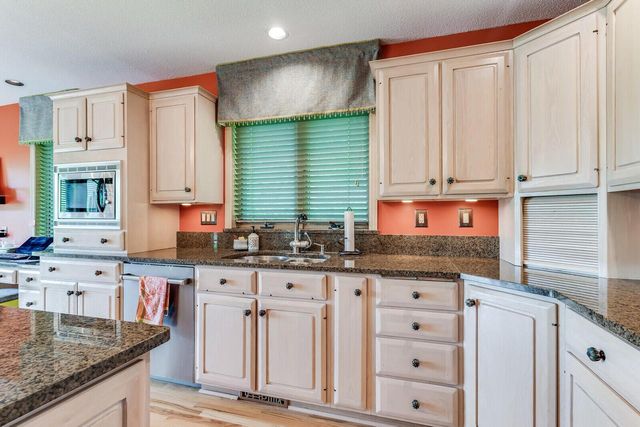 N2015 Stonecrest ROAD, La Crosse, WI 54601