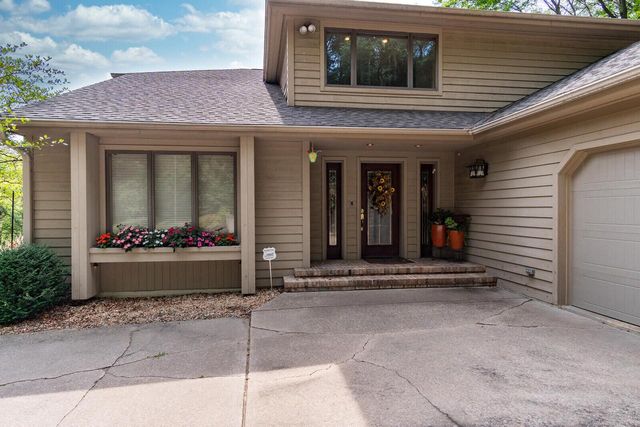 N2015 Stonecrest ROAD, La Crosse, WI 54601