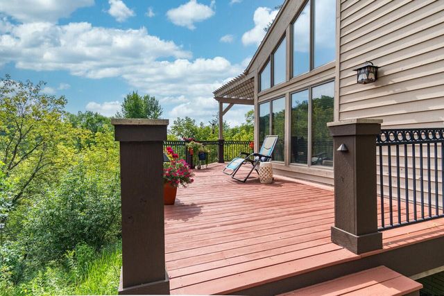 N2015 Stonecrest ROAD, La Crosse, WI 54601