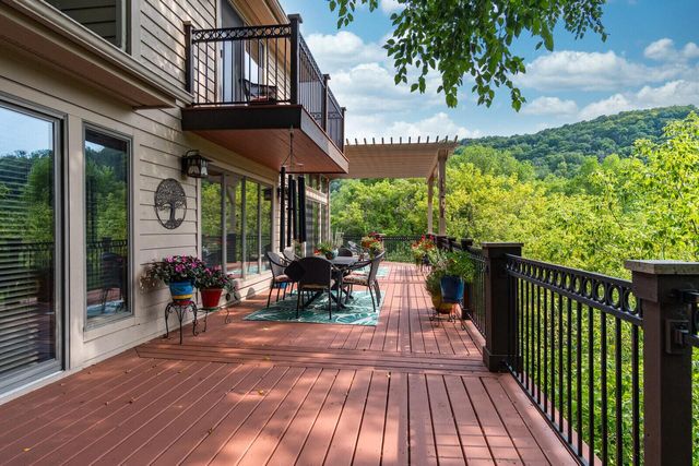 N2015 Stonecrest ROAD, La Crosse, WI 54601