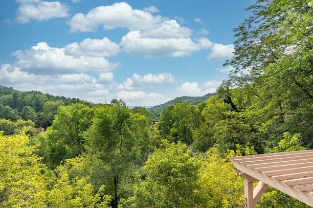 N2015 Stonecrest ROAD, La Crosse, WI 54601