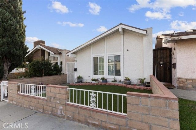 1353 Termino Avenue, Long Beach, CA 90804