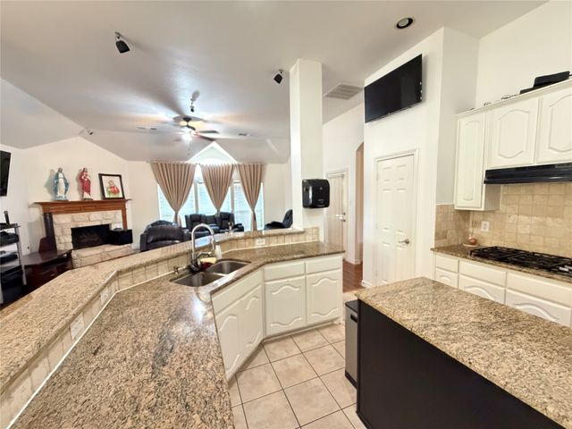 3004 Saint Bartholomew Drive, Mansfield, TX 76063