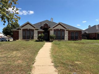 3004 Saint Bartholomew Drive, Mansfield, TX 76063
