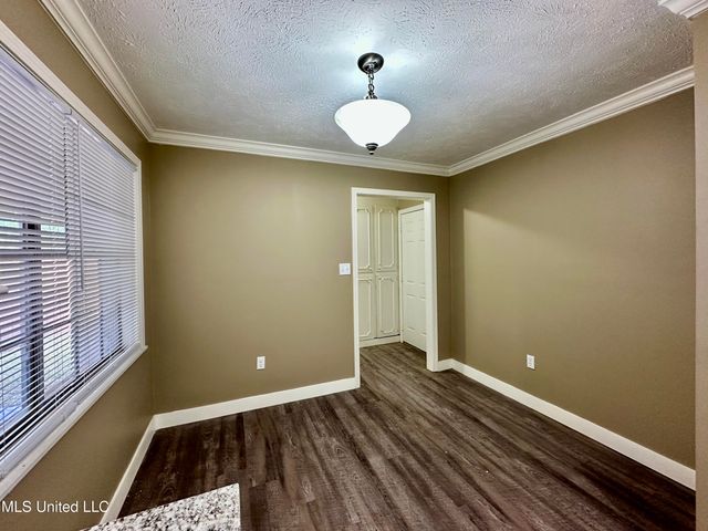 337 Woodcliff Drive, Jackson, MS 39212