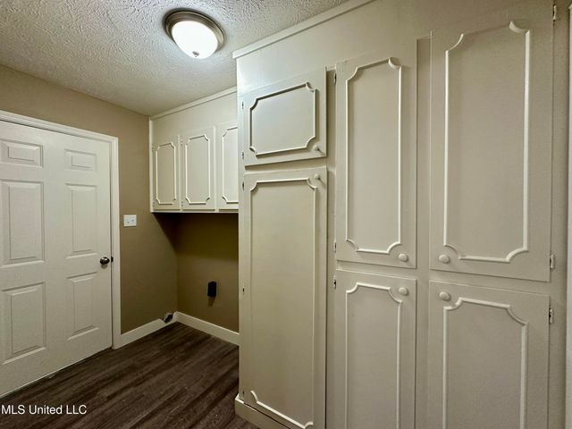 337 Woodcliff Drive, Jackson, MS 39212