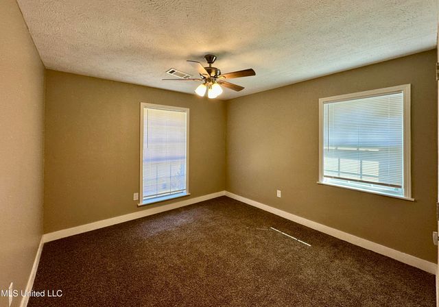 337 Woodcliff Drive, Jackson, MS 39212